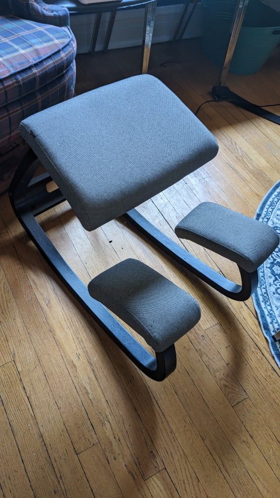 Ergonomic Chair (Varier Variable Balans Original Kneeling Chair
)