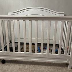 Davinci charlie 4in 1 Convertible Crib - White