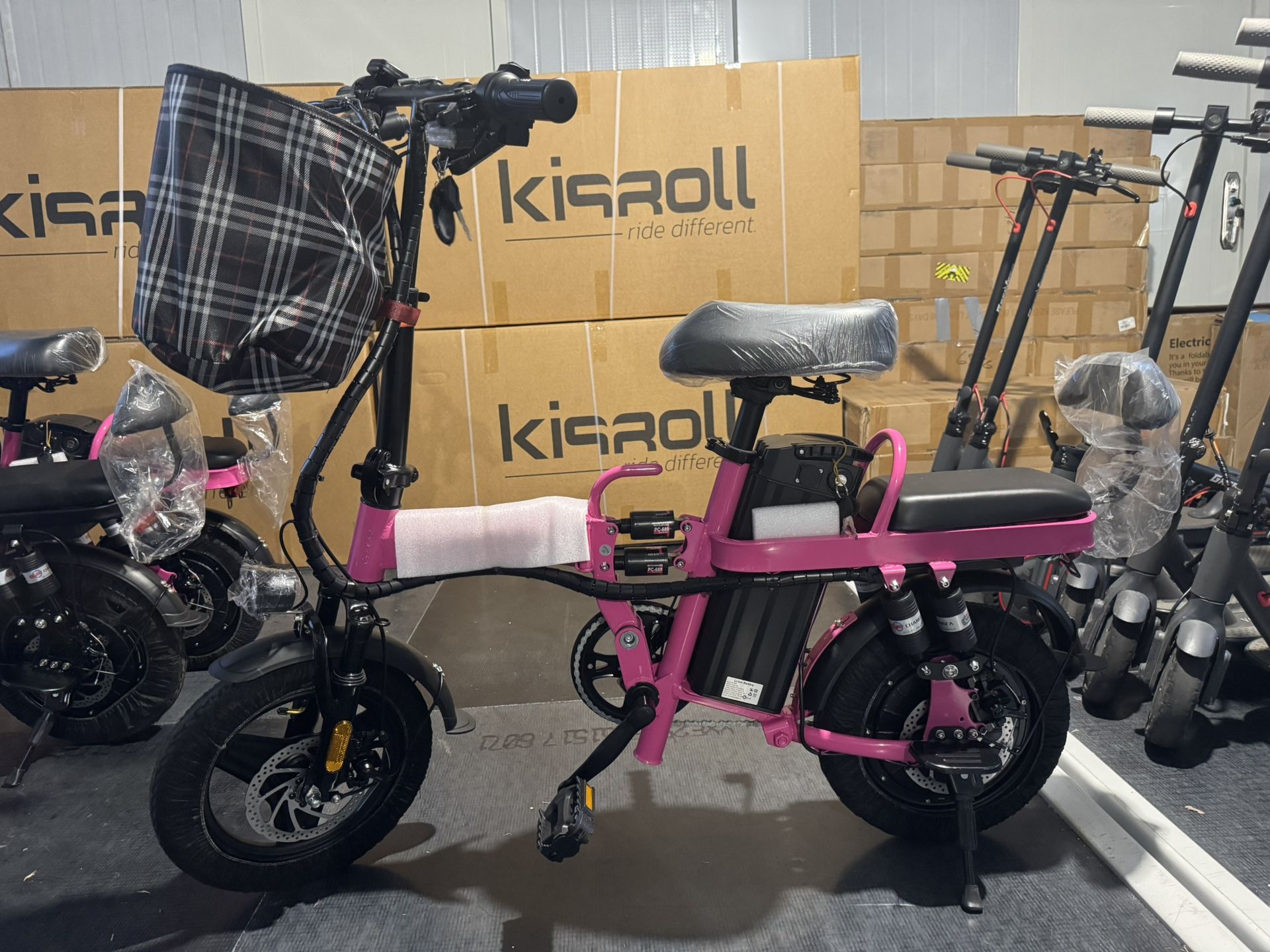 Folding electric bicycle