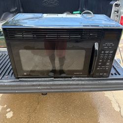 GE Spacemaker XL1800 Microwave - Black