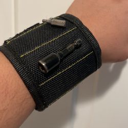Wrist Support/Magnet Feature