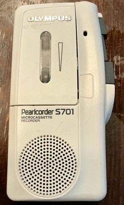 Olympus S701 Pearlcorder microcassette recorder with cassette with weird things on the cassette works perfect