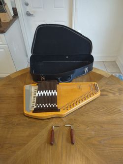Oscar Schmidt Autoharp