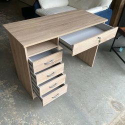 HomeStock 5 Pull Out With Lock 