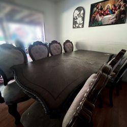 8 Seat Dinning Table 