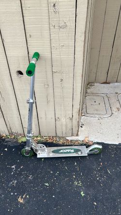 Razor scooter - green