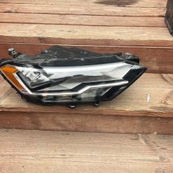 2021 Jetta Passanger Headlight