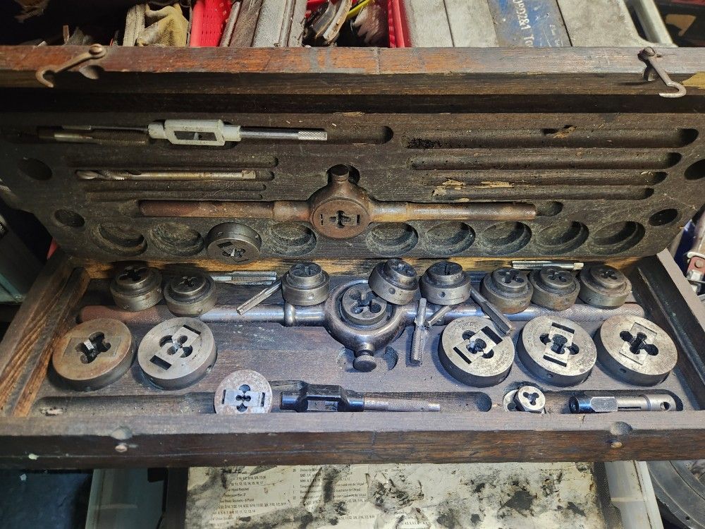 Vintage "Little Giant" Tap And Die Set