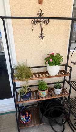 Plant stand