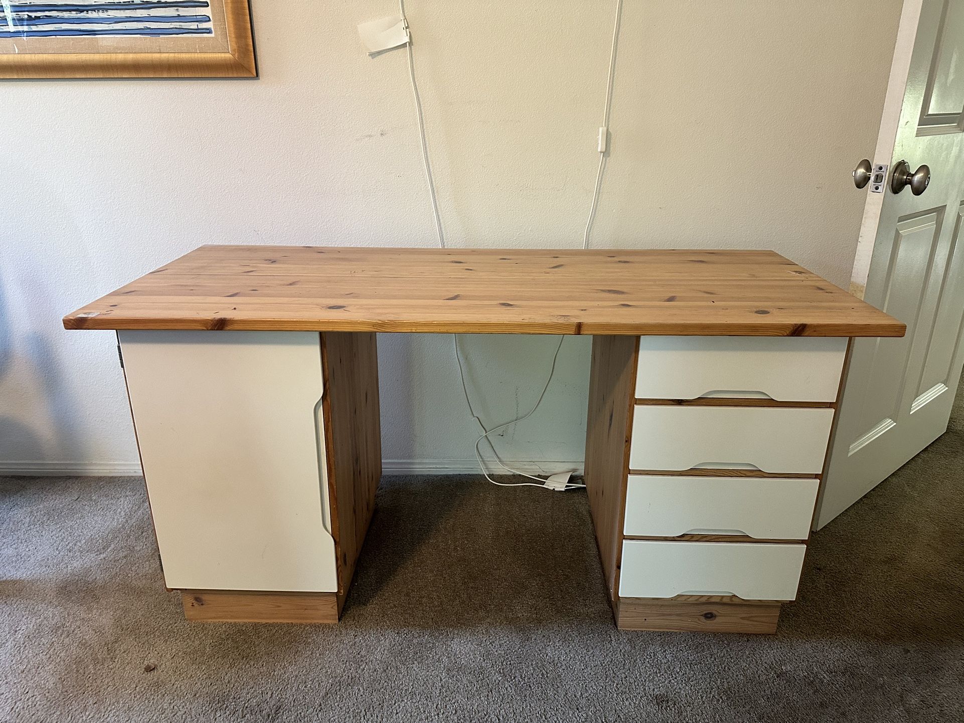 Table/ Desk