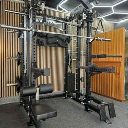 COMMERCIAL SQUAT RACK SMITH MACHINE IN BOX - FREE DELIVERY 