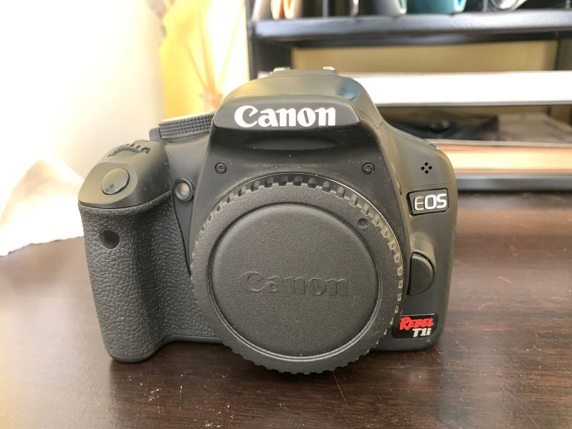 Canon Rebel T1i SLR