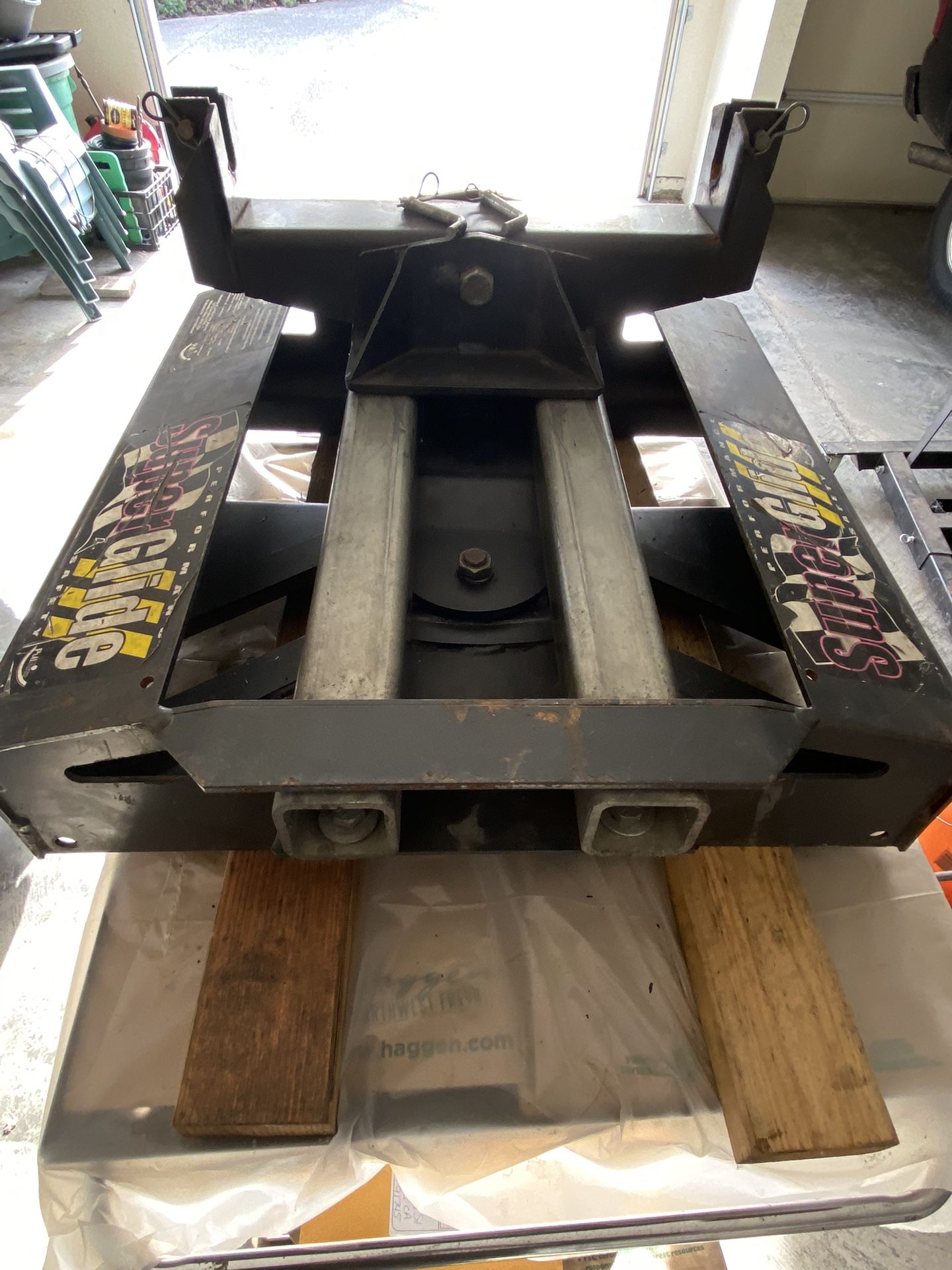 Super Glide 5th Wheel Sliding Hitch Automatic