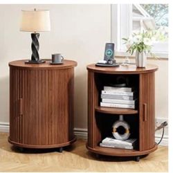 Rounding end table with charging station new