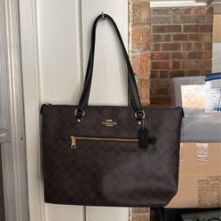 New Coach Large Tote Purse