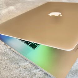 Apple MacBook Pro Retina 15” Quad Core I7, 16GB Ram, 256GB SSD $375 Firm 