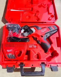 Milwaukee M12 12V Lithium-Ion Cordless 600 MCM Cable Cutter Kit with One 3.0Ah Battery, Charger and Hard Case