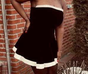 SHEIN Black Strapless Skater Dress with Cream Pleated Trim
