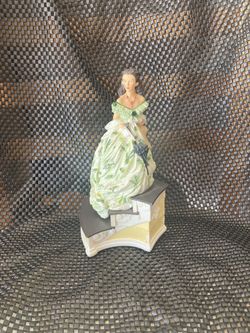 1993 Scarlett O’Hara Music Box Ring Box