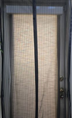 MAGNETIC MESH DOOR CURTAIN USED 34" x 82"
