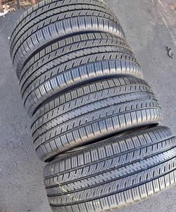 235 60 18 Yokohama tires Con 80% de Vida Las 4