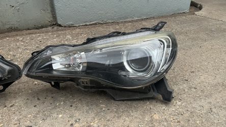 Subaru BRZ headlights 2016