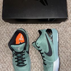Nike Kobe 4 Og “Girl Dad” Size 10 (DS/New) ❤️‍🔥