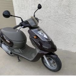 2015 Aprillia sonic Two stroke scooter with 50 original miles total