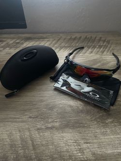 Oakley Sunglasses Radar EV (COLORED LENSES BLACK FRAMES)