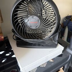 Honeywell Table Top Fan