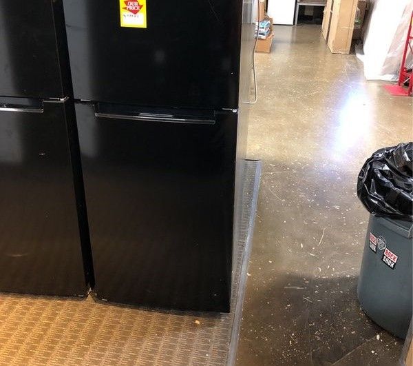 Magic Chef Fridge HMDRB