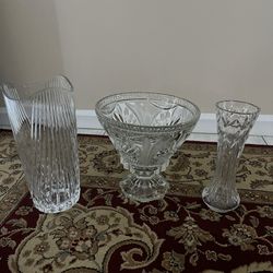 RETAIL $300!!!!    ASKING $50 FOR ALL 3 💐💐.  3 EXTREMELY HEAVY LEADED CRYSTAL VASES.  VERY DETAILED.  NO CHIPS OR CRACKS. $50 FOR ALL 3💰💰