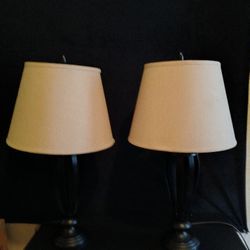 2 Lamps End Table
