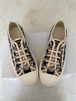 Christian Dior Walk’N’Dior Low Top Sneakers – EU 38 / Women’s US 8