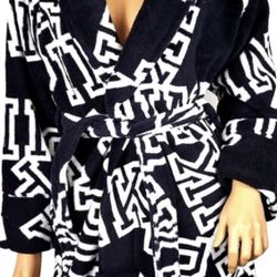 Pink Victoria Secret Robe Size  XS  Fuzzy Cozy Belted