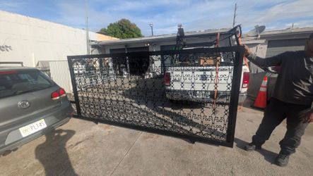 Gate