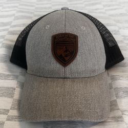 Stylish “Born in the Mountains” Snapback – Grey/Black Mesh Hat