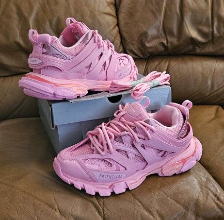Men's Balenciaga Track Pink Mesh High-End Luxury Designer Sneakers Size 10 US ( MINT CONDITION)