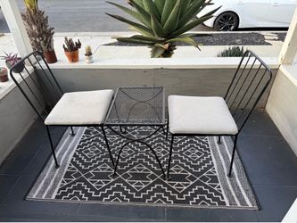 Vintage Woodard / Meadowcraft Style Wrought Iron Patio Set – Compact Bistro with outdoor rug