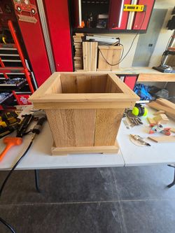 Tight knot cedar planters