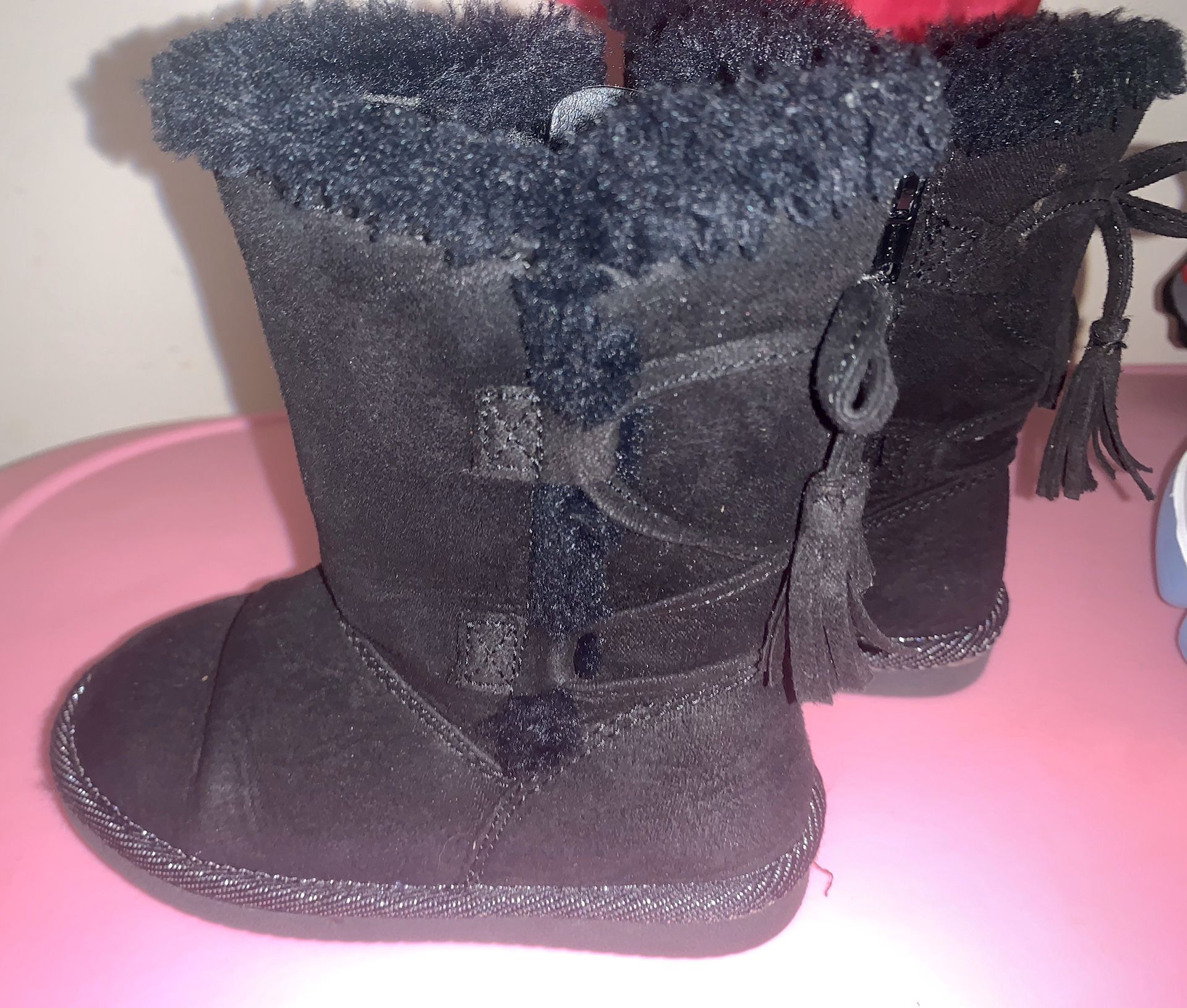Toddler girls size 8 boots, perfect condition