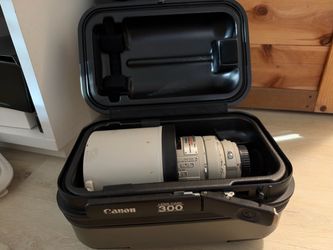 Canon 300 mm f2.8 lens
