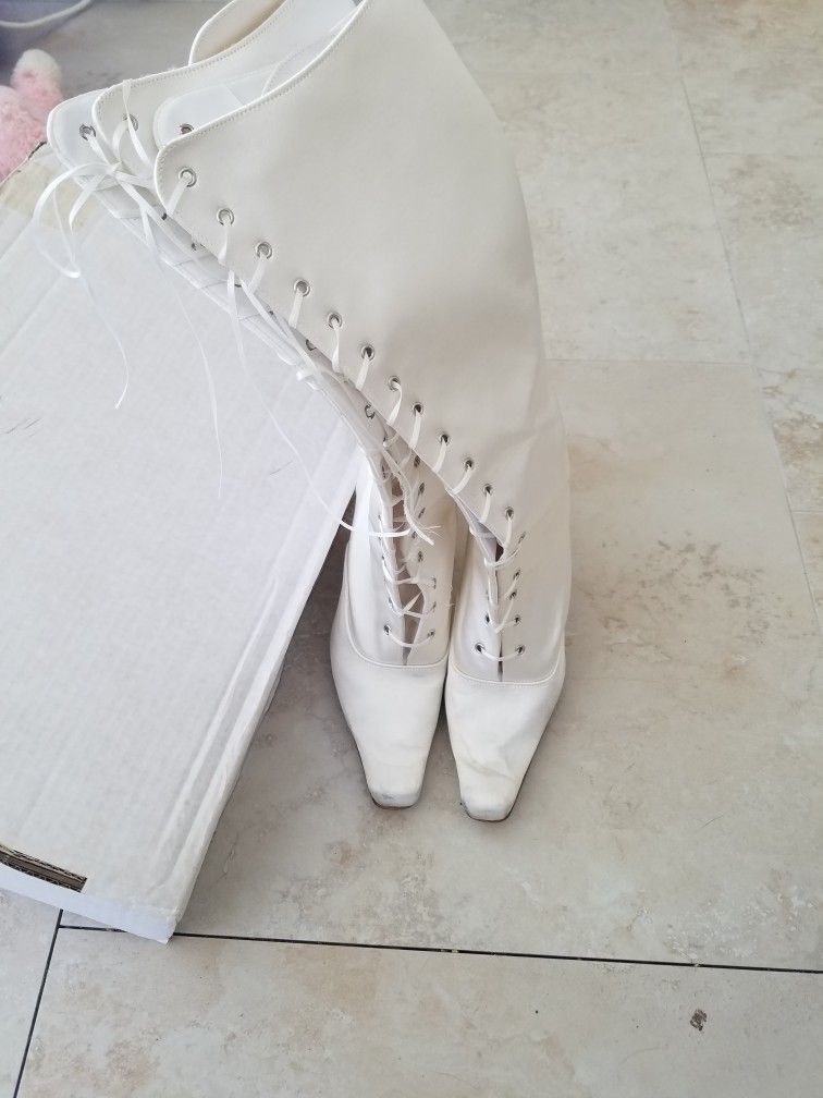 White Satin Lace Up Boot Heels Size 71/2