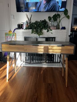 Wooden Desk 3 Drawers
