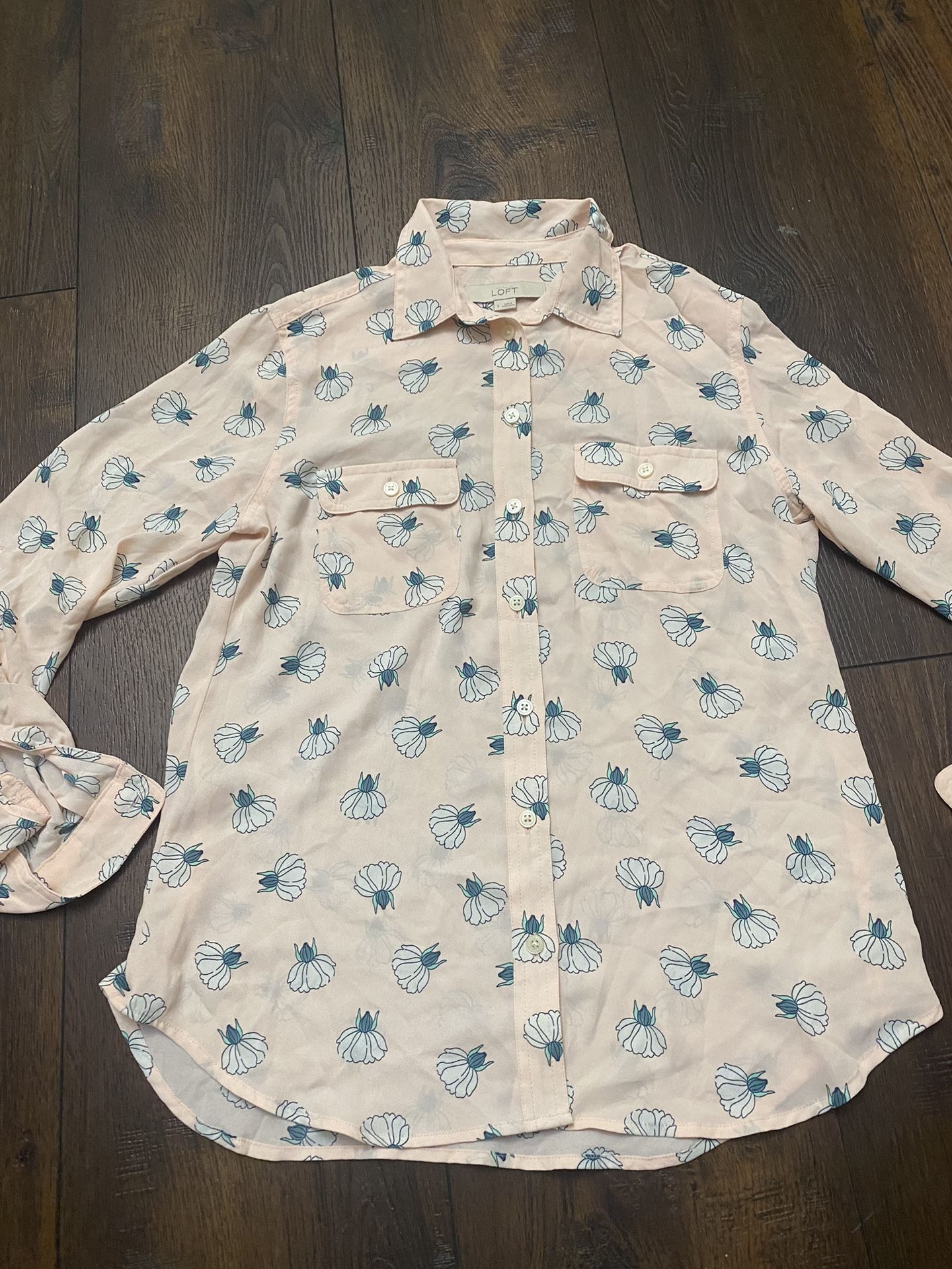 Womans Light Peach Flower Shirt Size Small By Ann Taylor Loft #17
