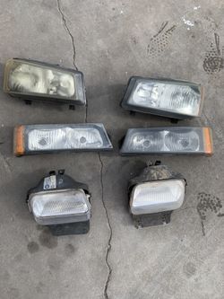 2004 Chevy Silverado Headlight set