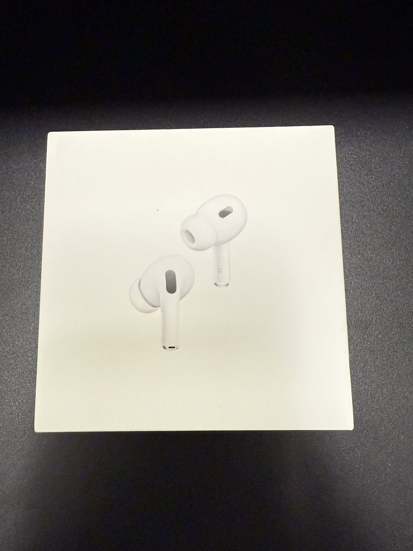 Apple AirPods 2nd Generation With MagSafe Wireless Charging Case Used