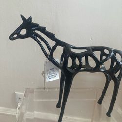 Black Metal Giraffe Sculpture Decorative Art Piece
