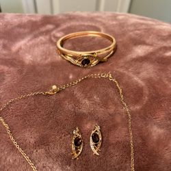 Vintage NRT signed Necklace 16in - 3 in extender, bracelet and earring matching set