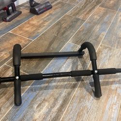 Pull Up Bar